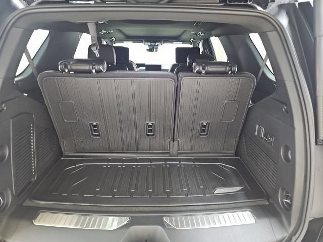 New 2026 GMC Yukon AT4 Ultimate w/ LPO, Floor Liner Package AWD/4WD image 9