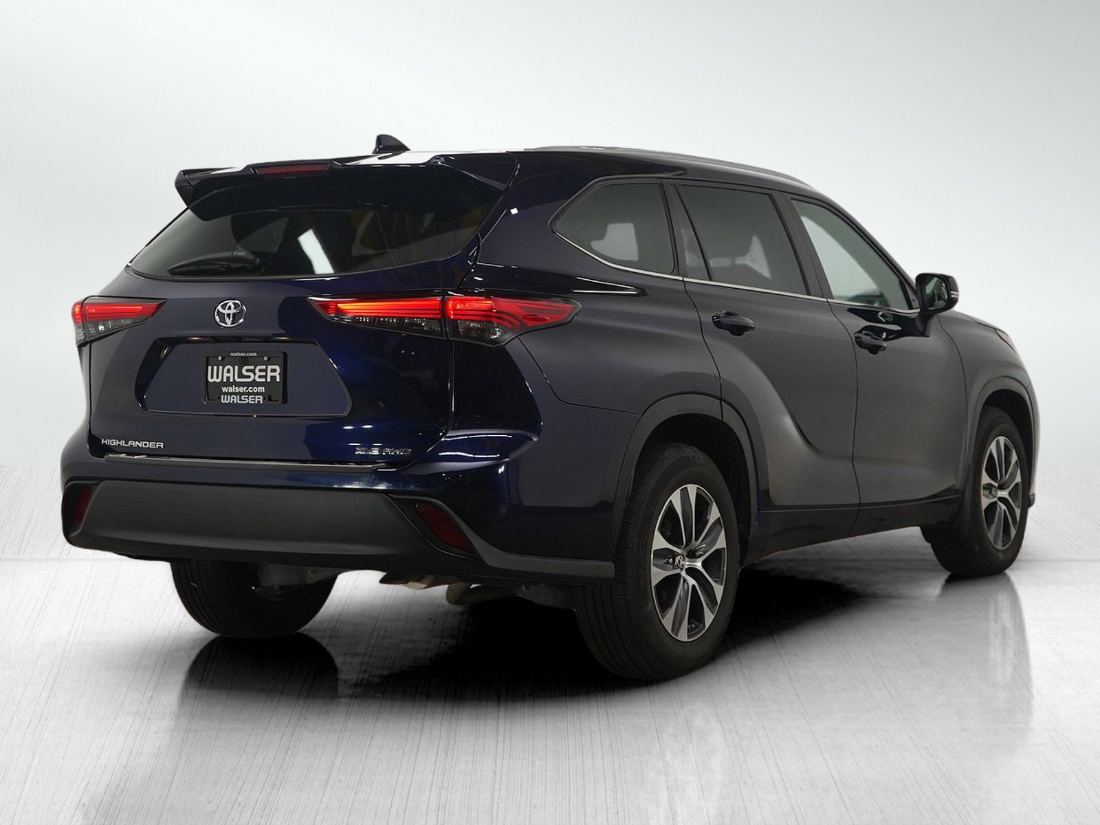 Used 2022 Toyota Highlander XLE image 6