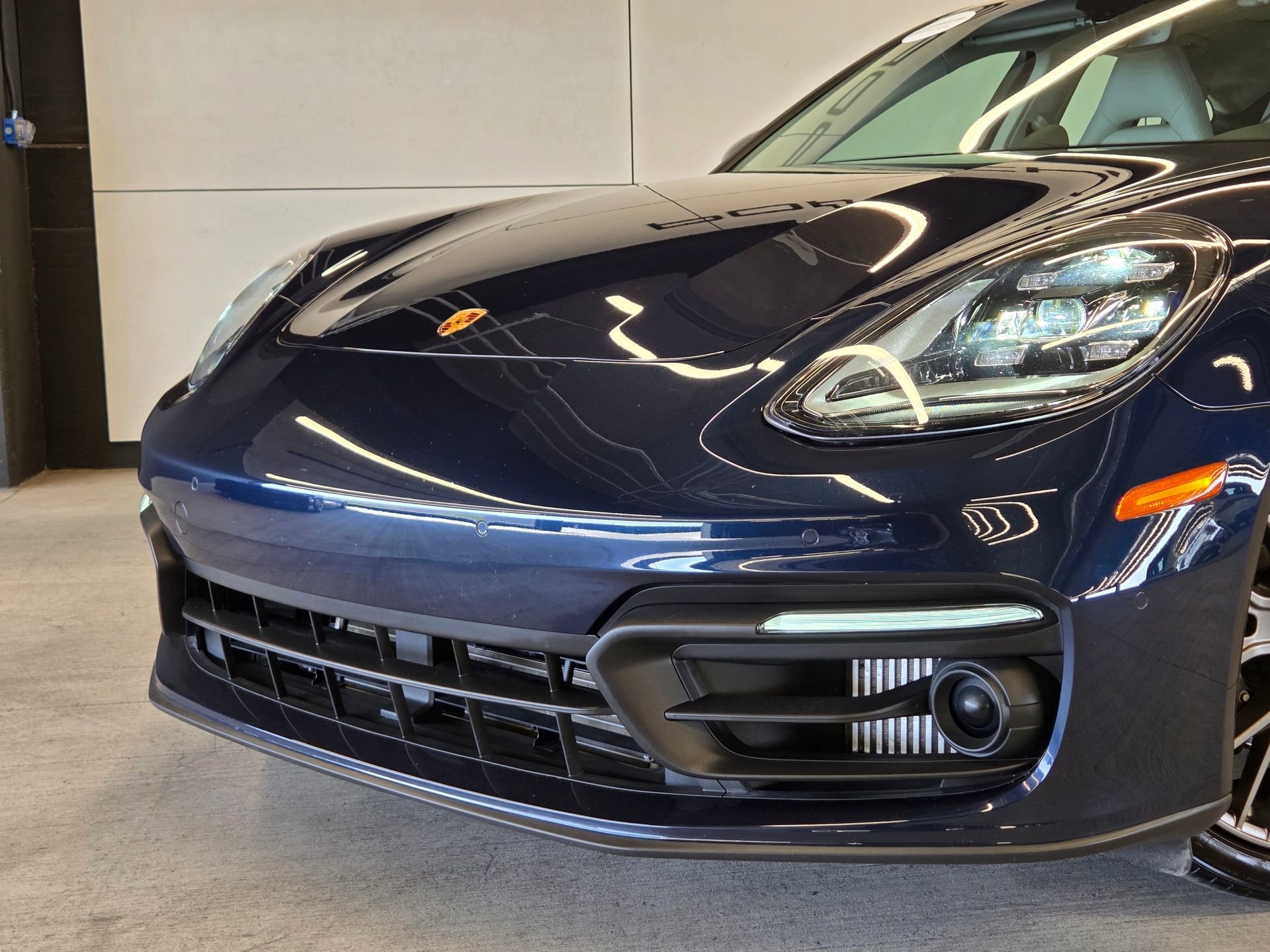 Certified 2023 Porsche Panamera 4 Platinum Edition image 28