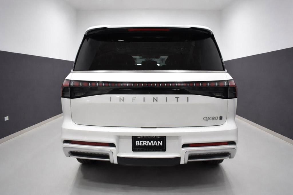 Used 2025 INFINITI QX80 Sensory AWD/4WD image 9