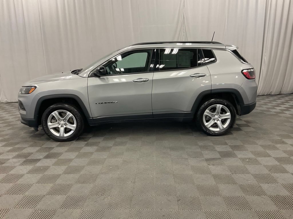 Used 2023 Jeep Compass Latitude w/ Convenience Group AWD/4WD image 12