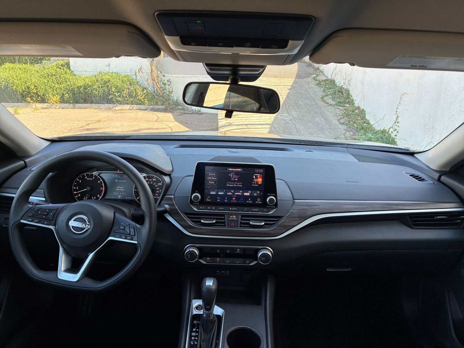 Used 2025 Nissan Altima 2.5 SV FWD image 33