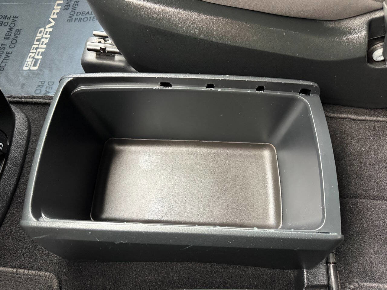 Used 2017 Dodge Grand Caravan SE image 42