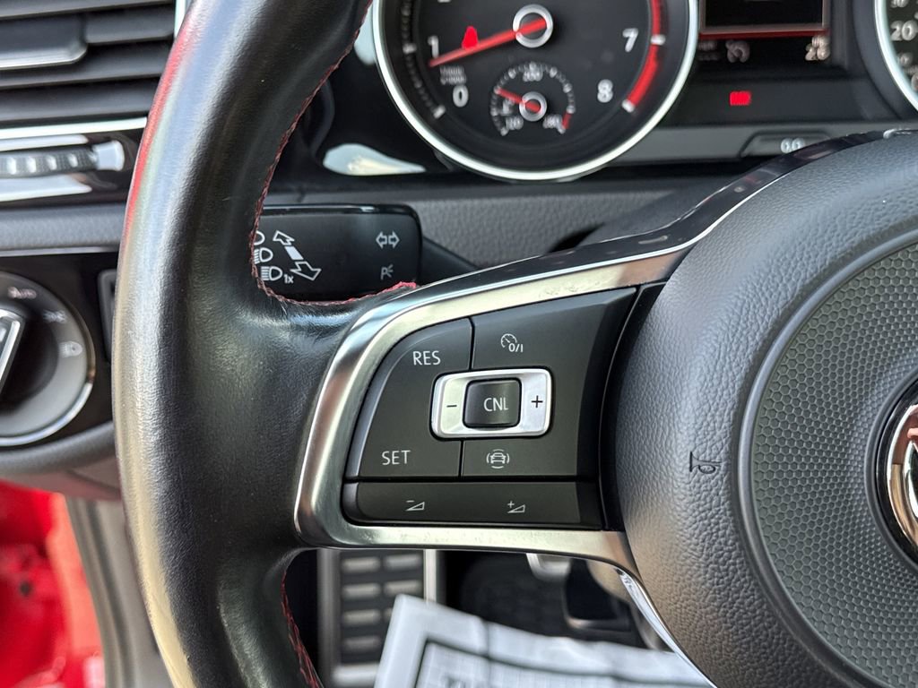 Used 2020 Volkswagen Golf 4-Door image 31