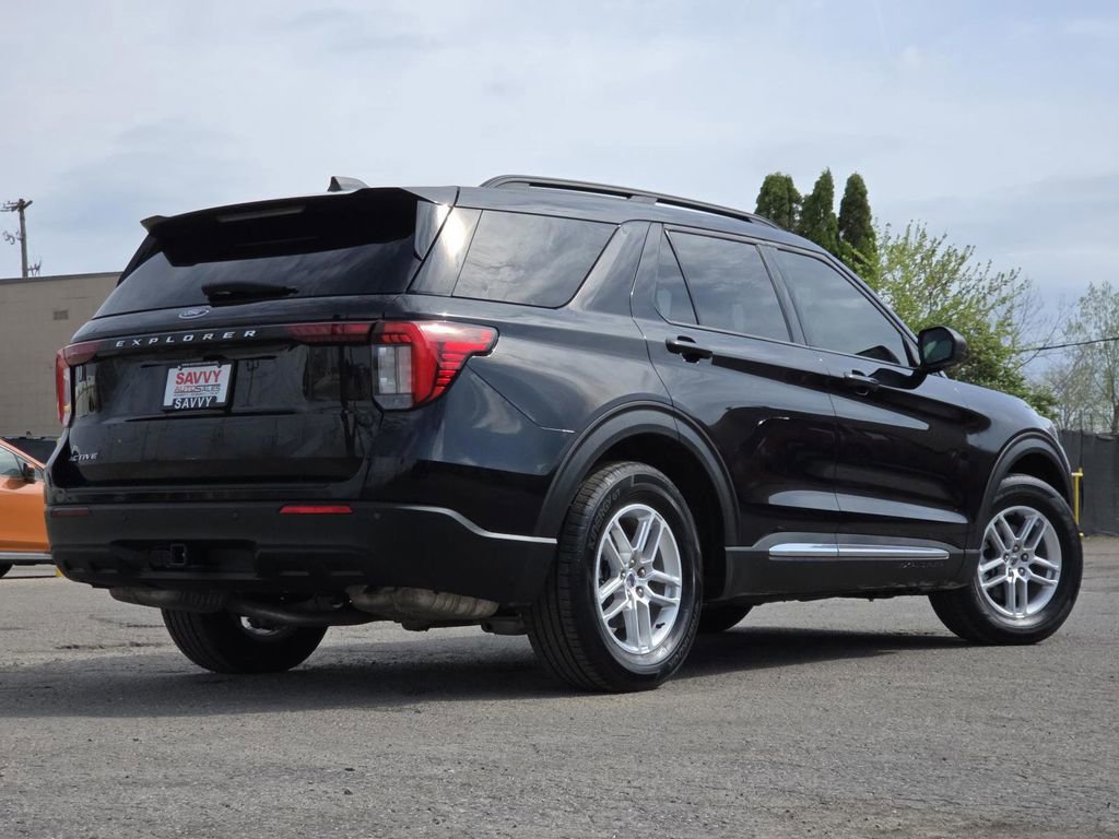 Used 2025 Ford Explorer Active RWD image 14