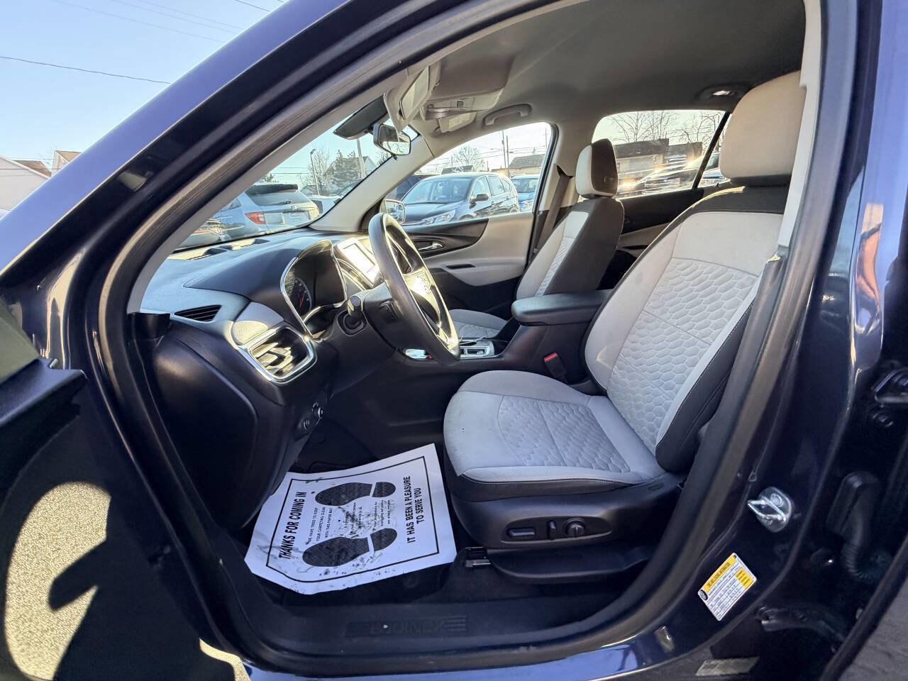 Used 2018 Chevrolet Equinox LT FWD image 36