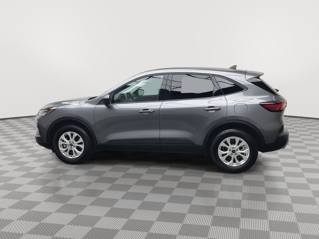 Certified 2025 Ford Escape Active w/ Cold Weather Package AWD/4WD image 32