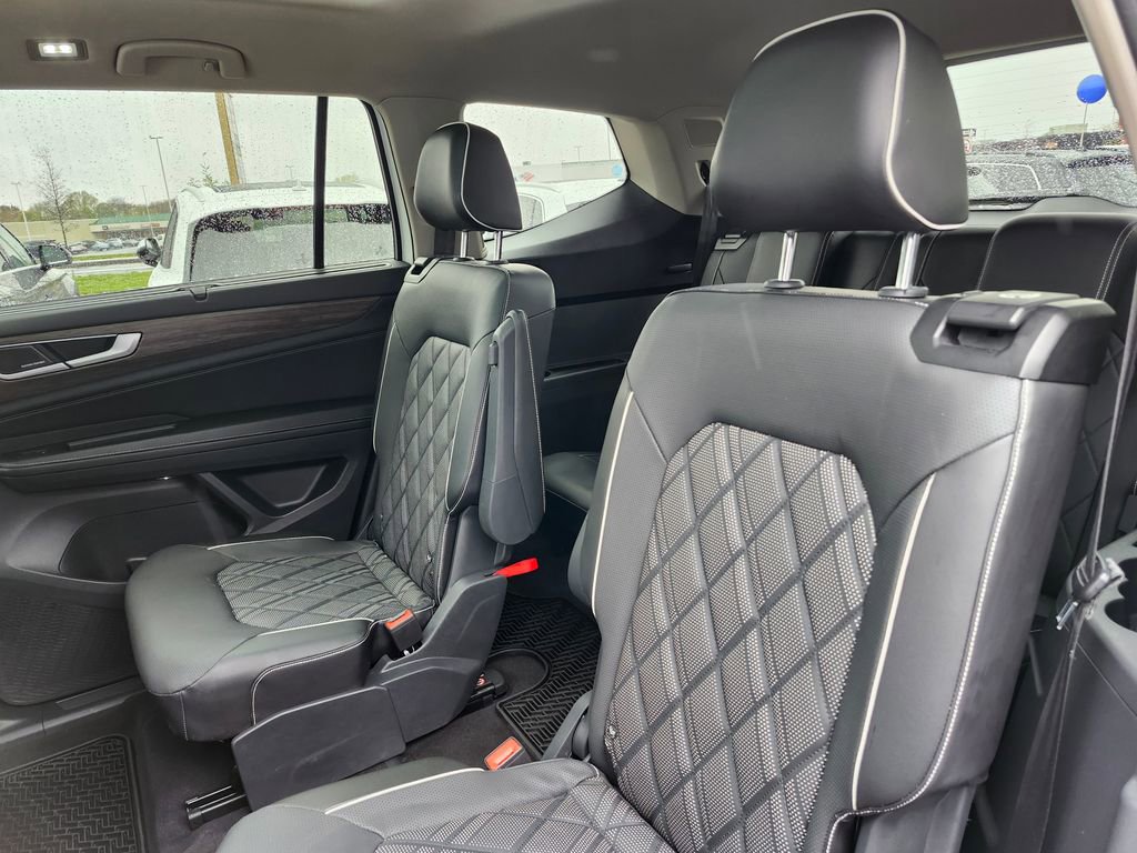 Certified 2024 Volkswagen Atlas SEL Premium R-Line AWD/4WD image 14