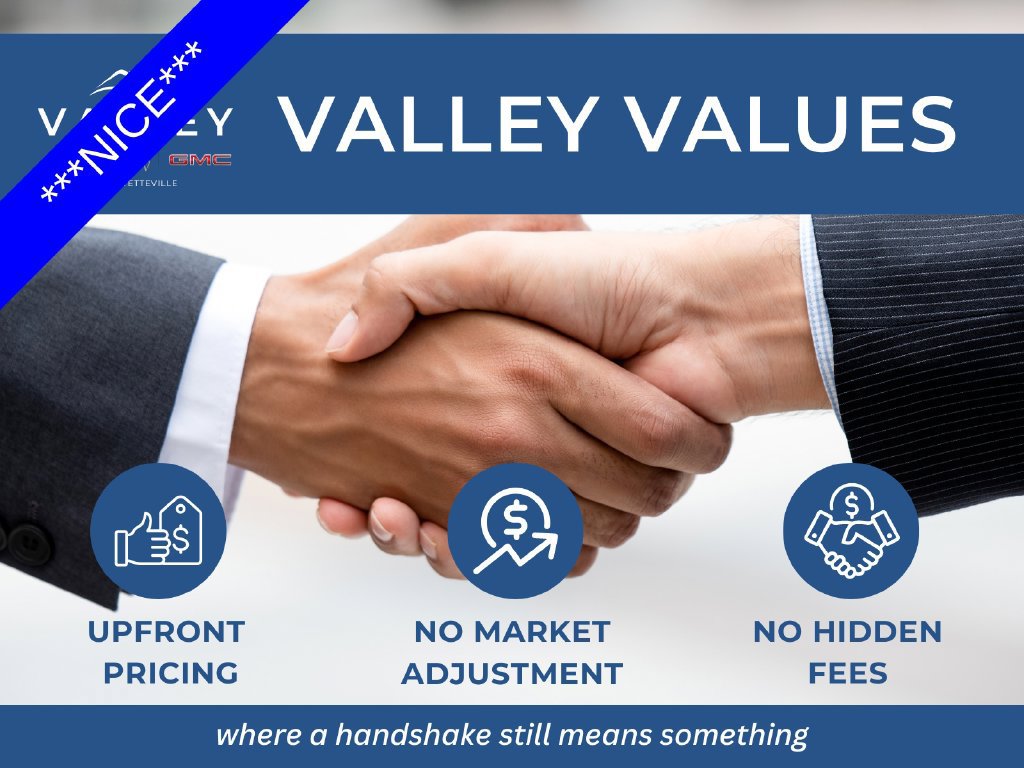 Used 2025 Chevrolet Silverado 2500 High Country w/ High Country Premium Package AWD/4WD image 3