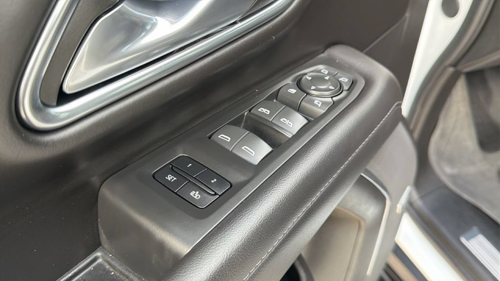 Used 2023 Chevrolet Tahoe LT w/ Luxury Package RWD image 12
