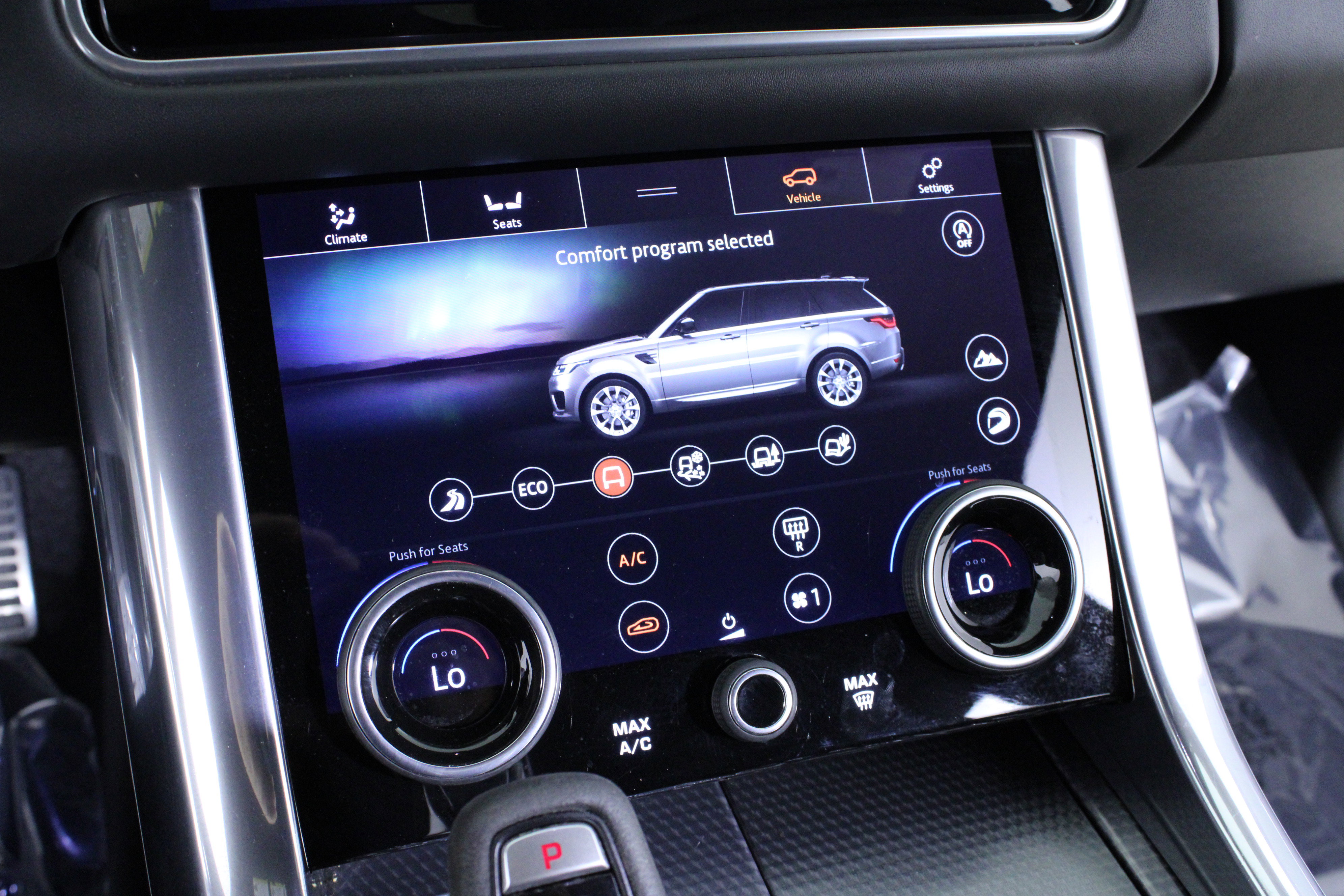 Used 2020 Land Rover Range Rover Sport HST image 30