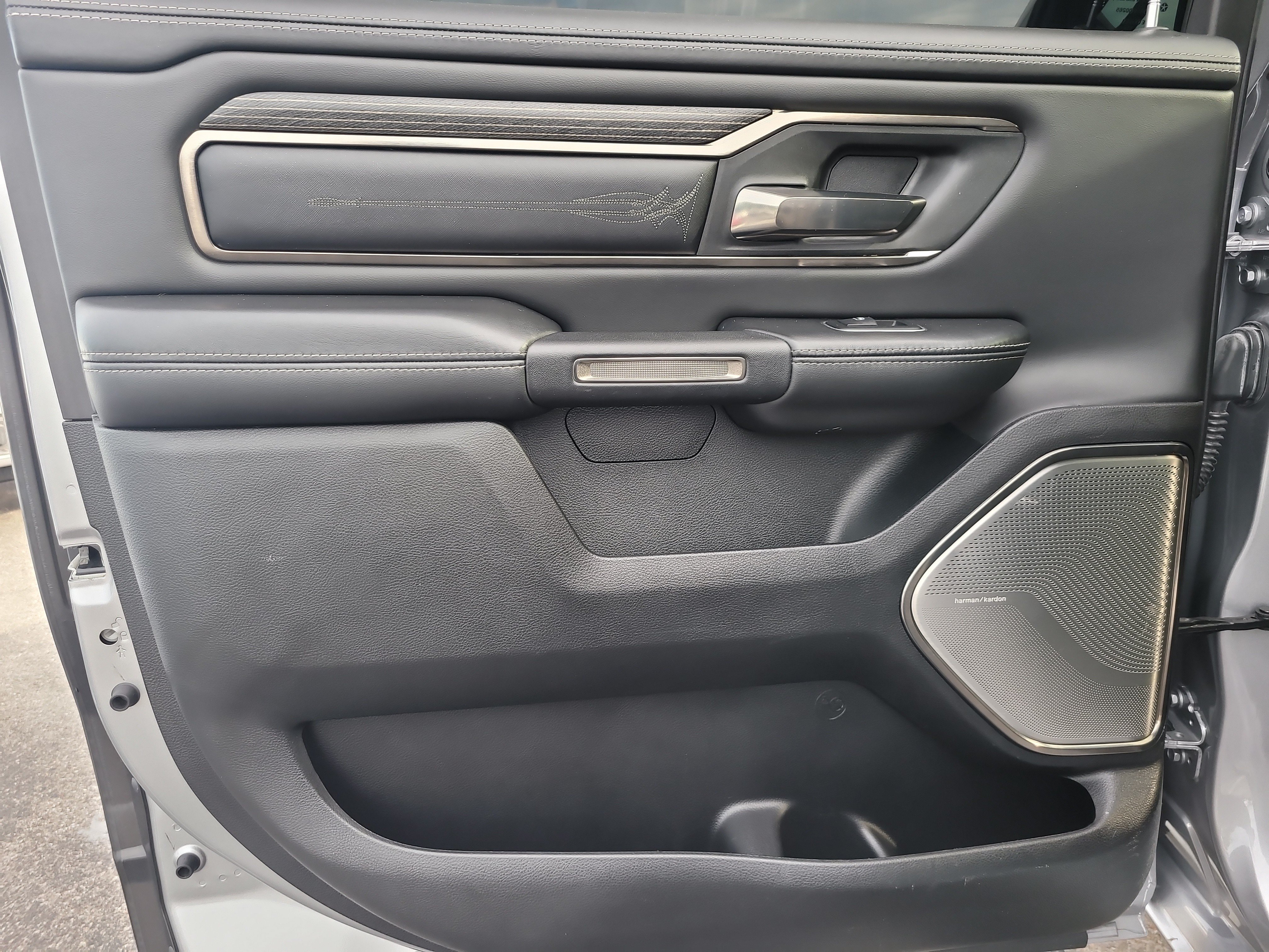 Used 2021 RAM 1500 Limited RWD image 11