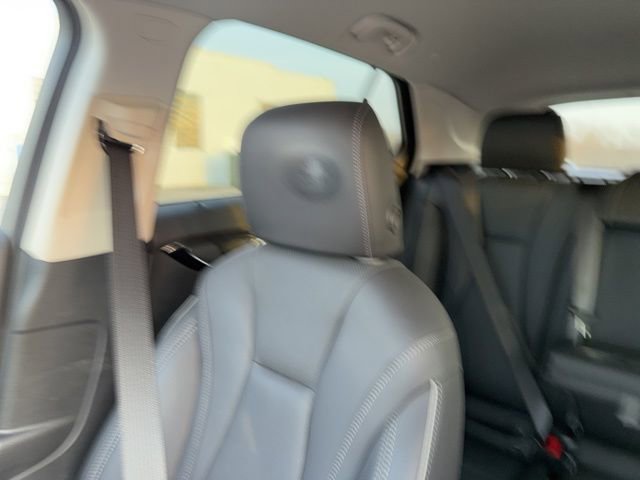 Used 2023 Buick Envision Essence image 48