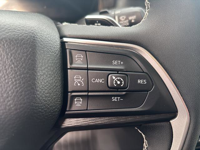 Used 2024 Jeep Grand Cherokee L Laredo image 18