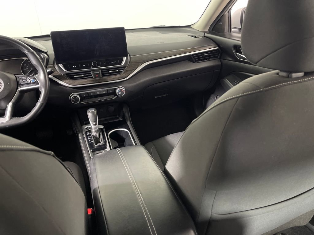 Used 2024 Nissan Altima 2.5 SV w/ SV Premium Package image 17