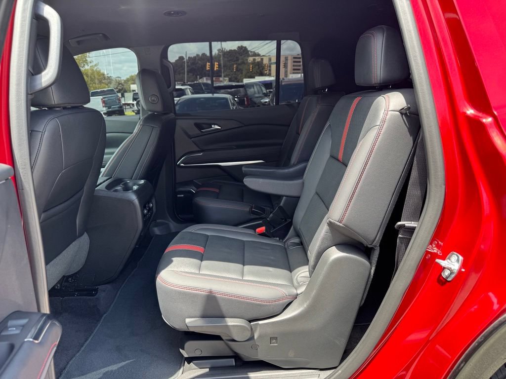 Used 2025 Chevrolet Traverse RS AWD/4WD image 25