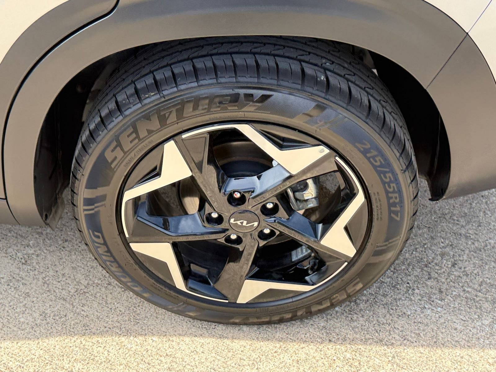 Used 2025 Kia Seltos S image 32