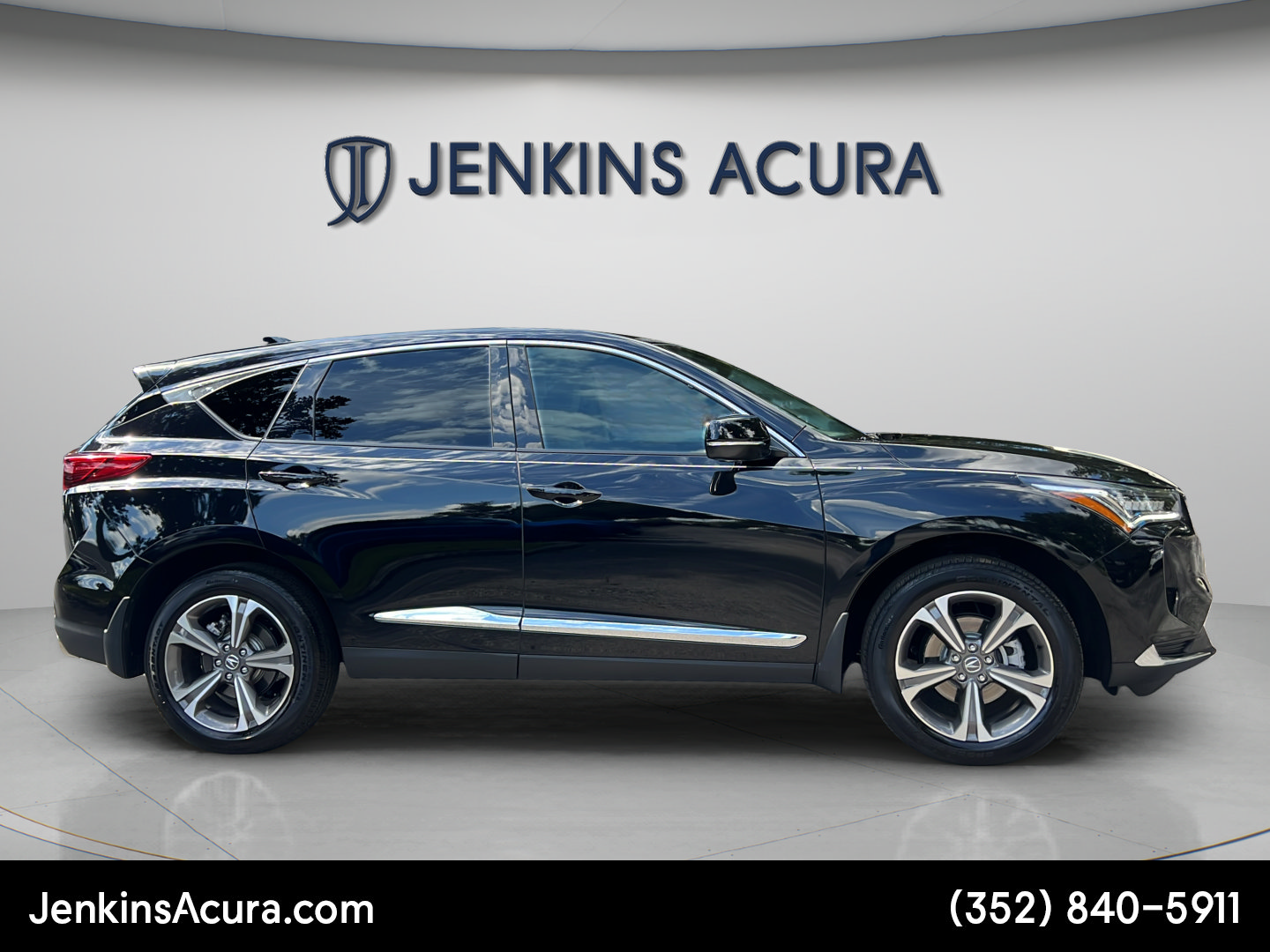 Used 2025 Acura RDX w/ Technology Package AWD/4WD image 2