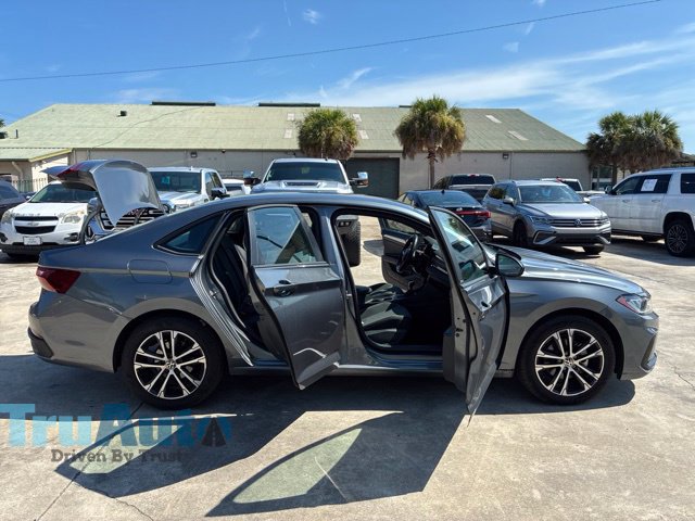 Used 2025 Volkswagen Jetta Sport FWD image 19