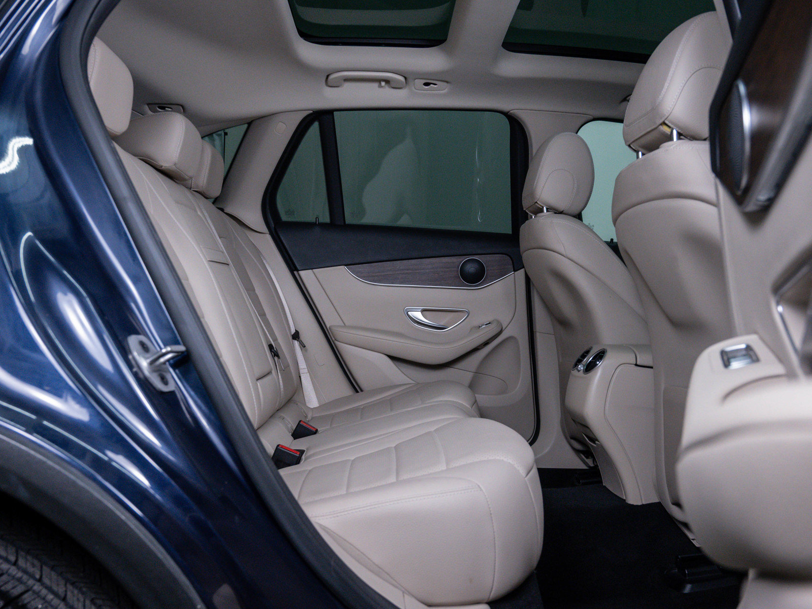 Used 2022 Mercedes-Benz GLC 300 4MATIC image 12