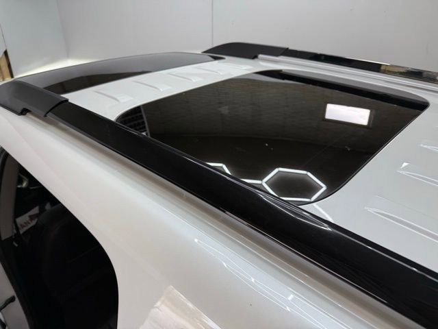 Used 2022 GMC Acadia SLT w/ Elevation Edition image 31