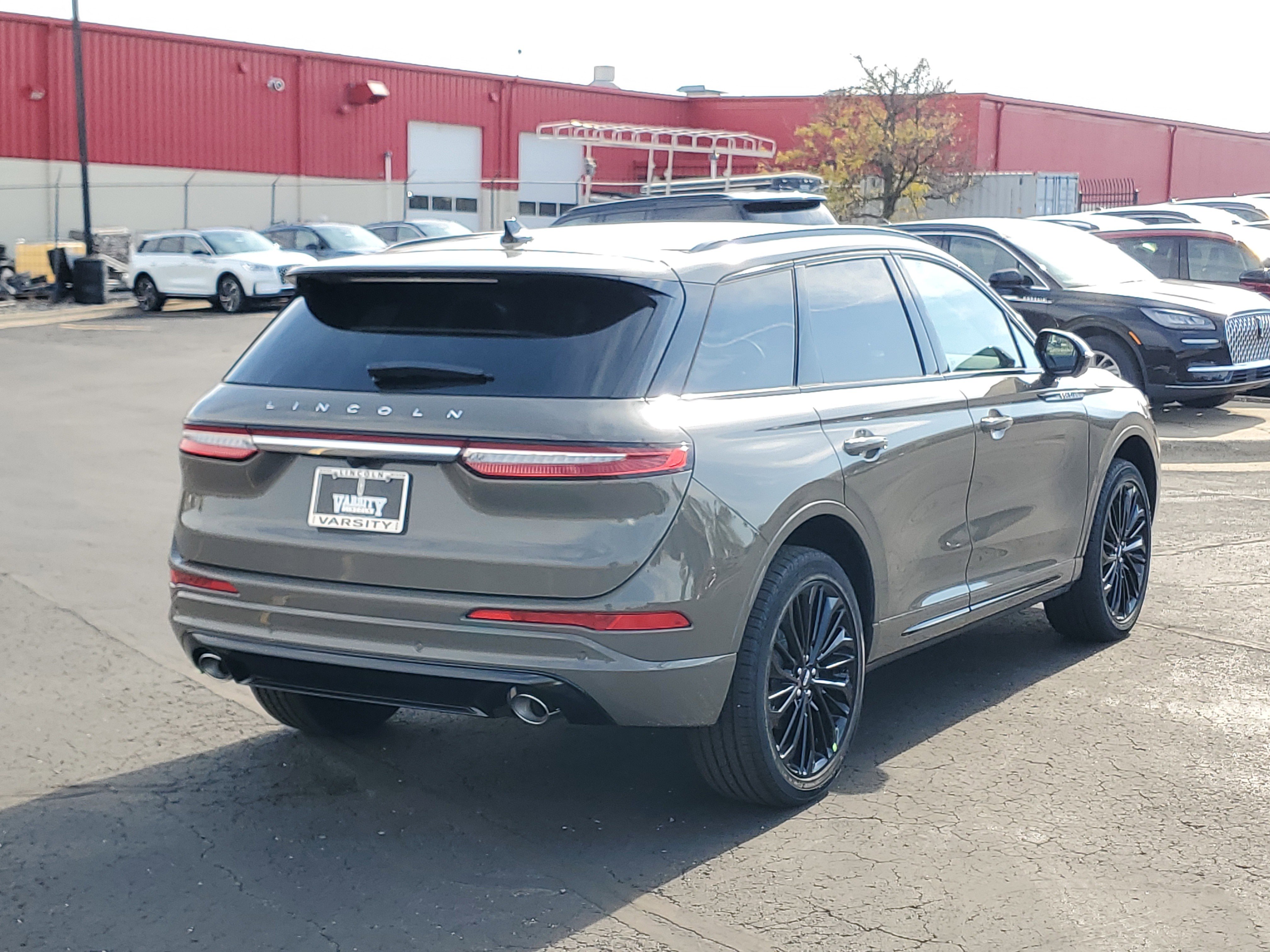 New 2026 Lincoln Corsair Reserve w/ Jet Appearance Package image 4