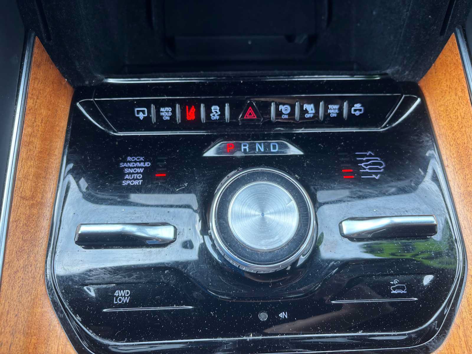 Used 2022 Jeep Grand Wagoneer Series III w/ Rear Seat Video Group 1 AWD/4WD image 33