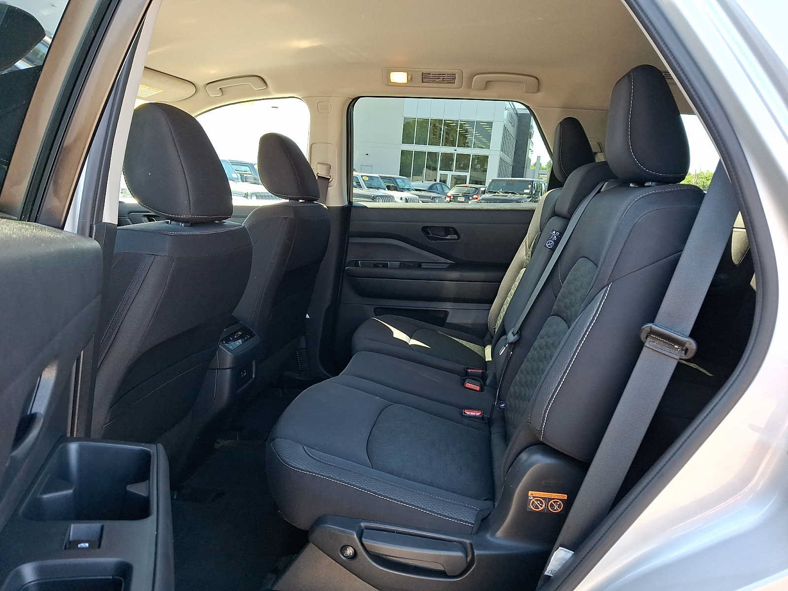 Used 2024 Nissan Pathfinder SV AWD/4WD image 11