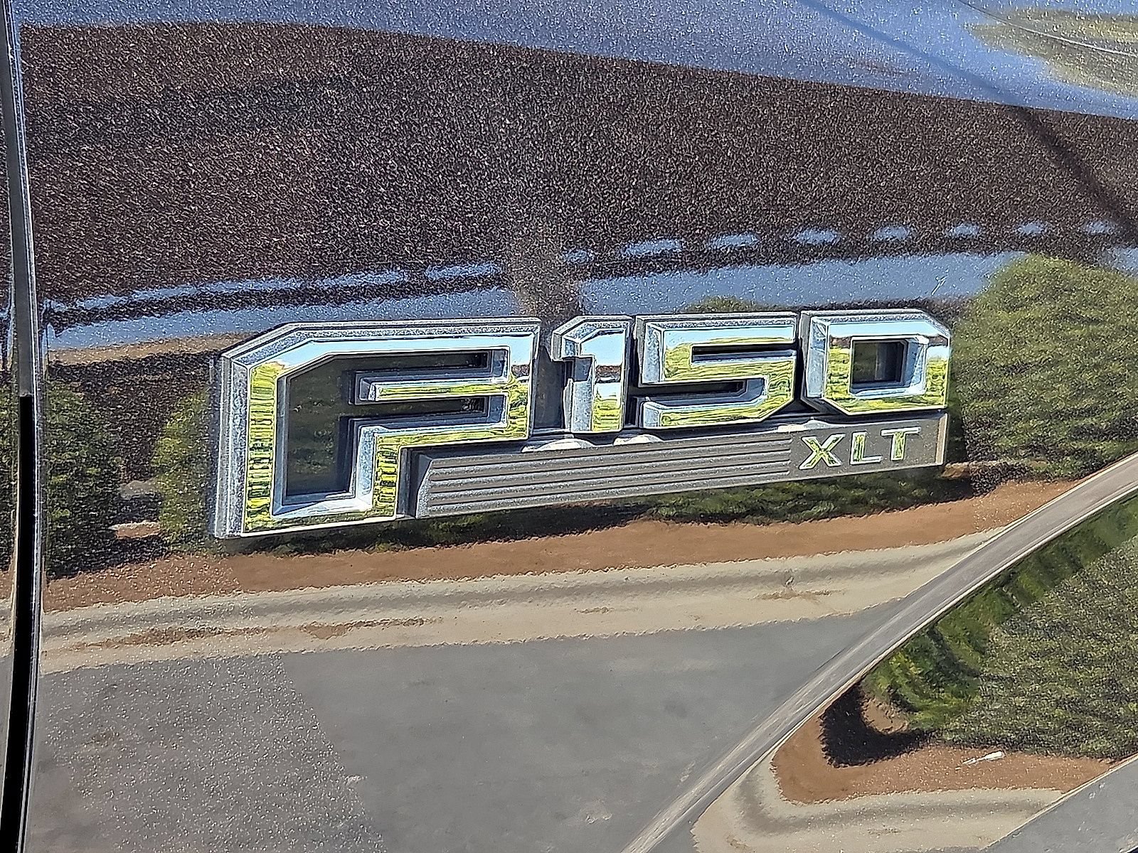 Used 2019 Ford F150 XLT w/ Equipment Group 302A Luxury AWD/4WD image 8
