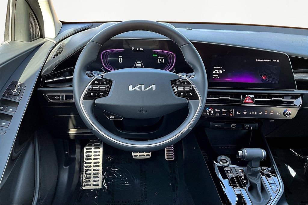Used 2024 Kia Niro EX Touring image 5