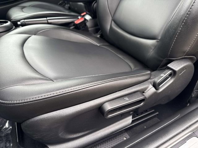 Used 2019 MINI Cooper 2-Door Hardtop w/ Storage Package image 15
