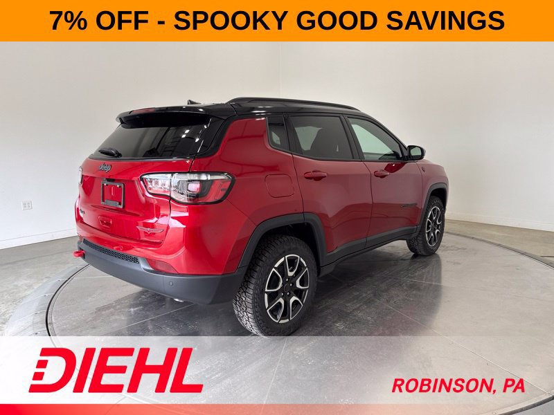 New 2026 Jeep Compass Trailhawk w/ Sun, Sound & Navigation Group AWD/4WD image 7
