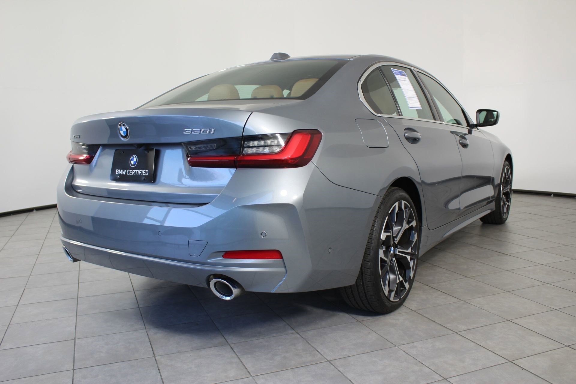 Certified 2025 BMW 330i xDrive Sedan image 9