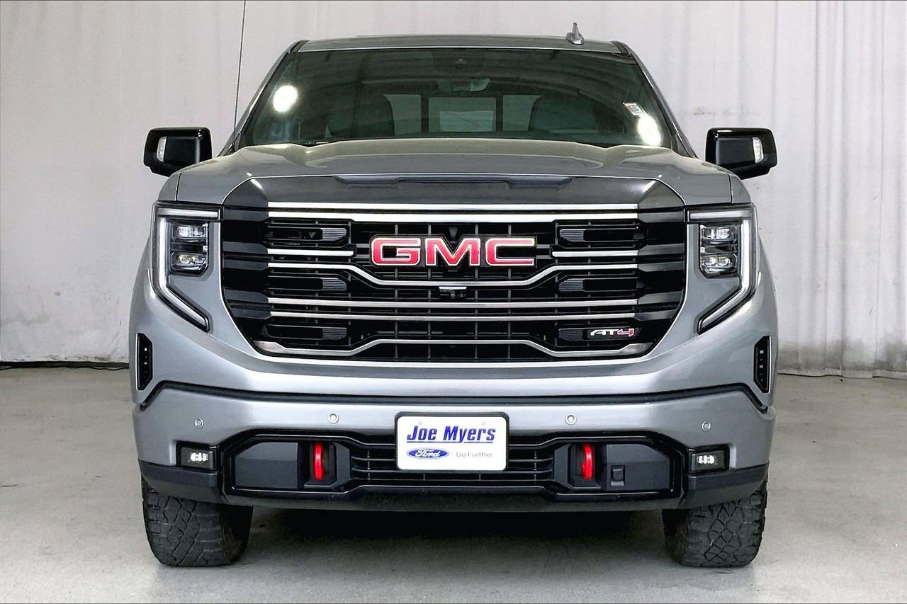 Used 2024 GMC Sierra 1500 AT4 w/ Technology Package image 2