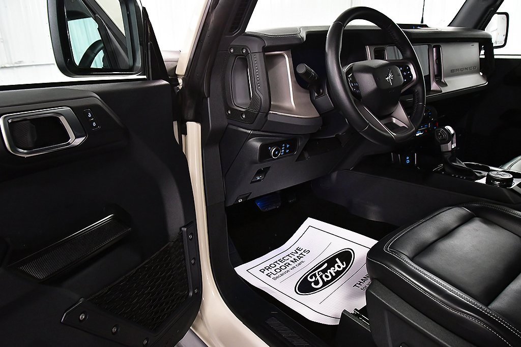 Used 2025 Ford Bronco Outer Banks image 15