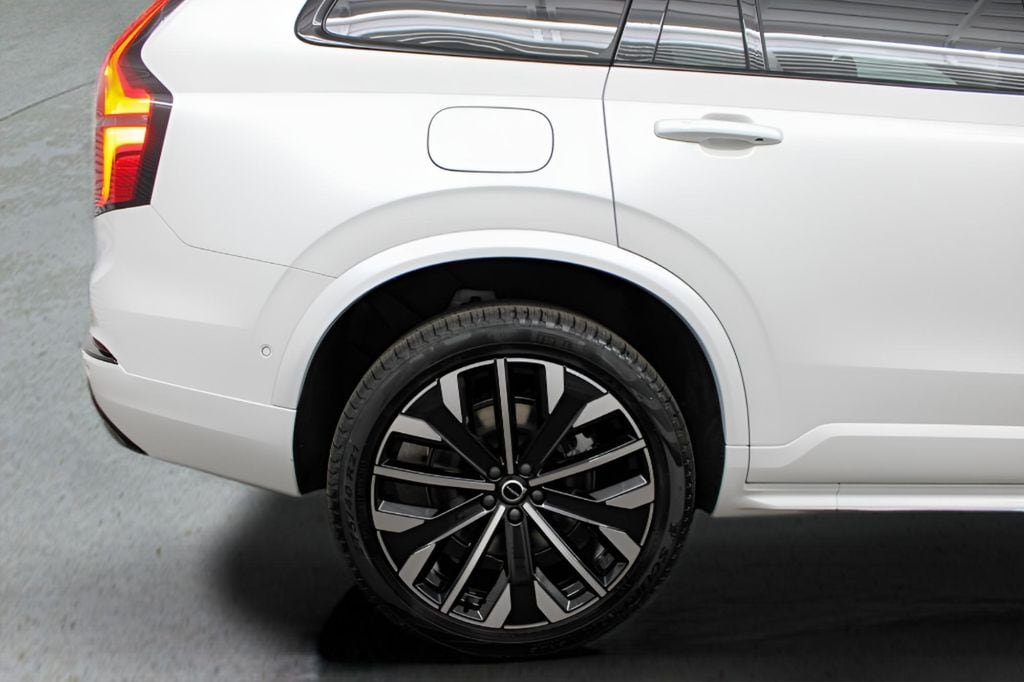 Used 2026 Volvo XC90 B6 Ultra w/ Protection Package Premier AWD/4WD image 33