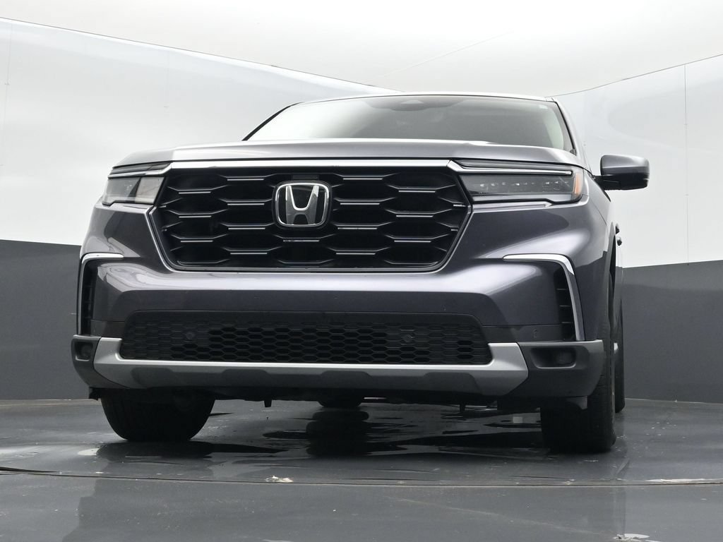 Used 2025 Honda Pilot EX-L image 11