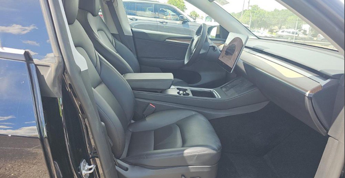Used 2023 Tesla Model Y Performance AWD/4WD image 5