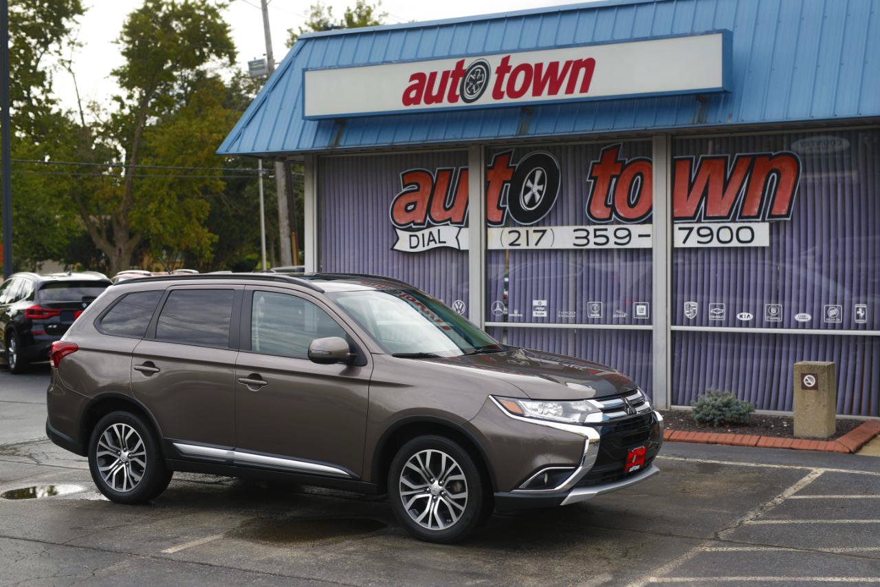 Used 2016 Mitsubishi Outlander SEL AWD/4WD image 24