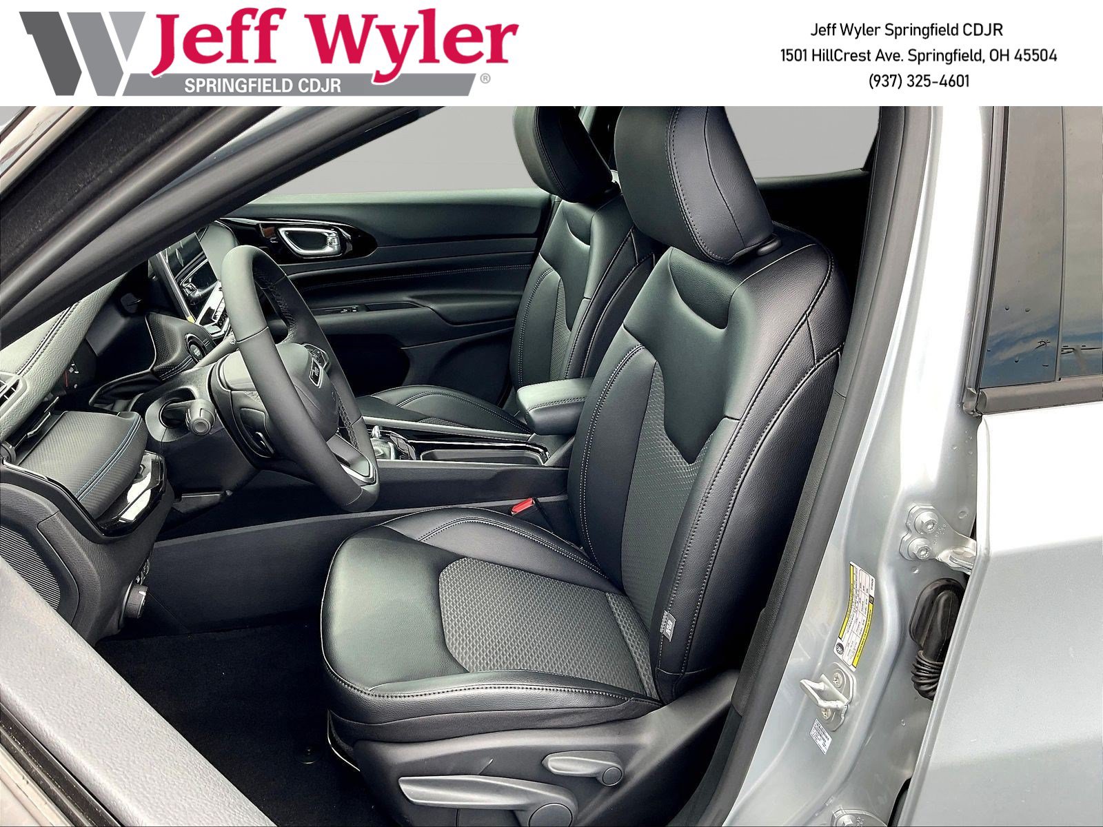 New 2026 Jeep Compass Latitude AWD/4WD image 18