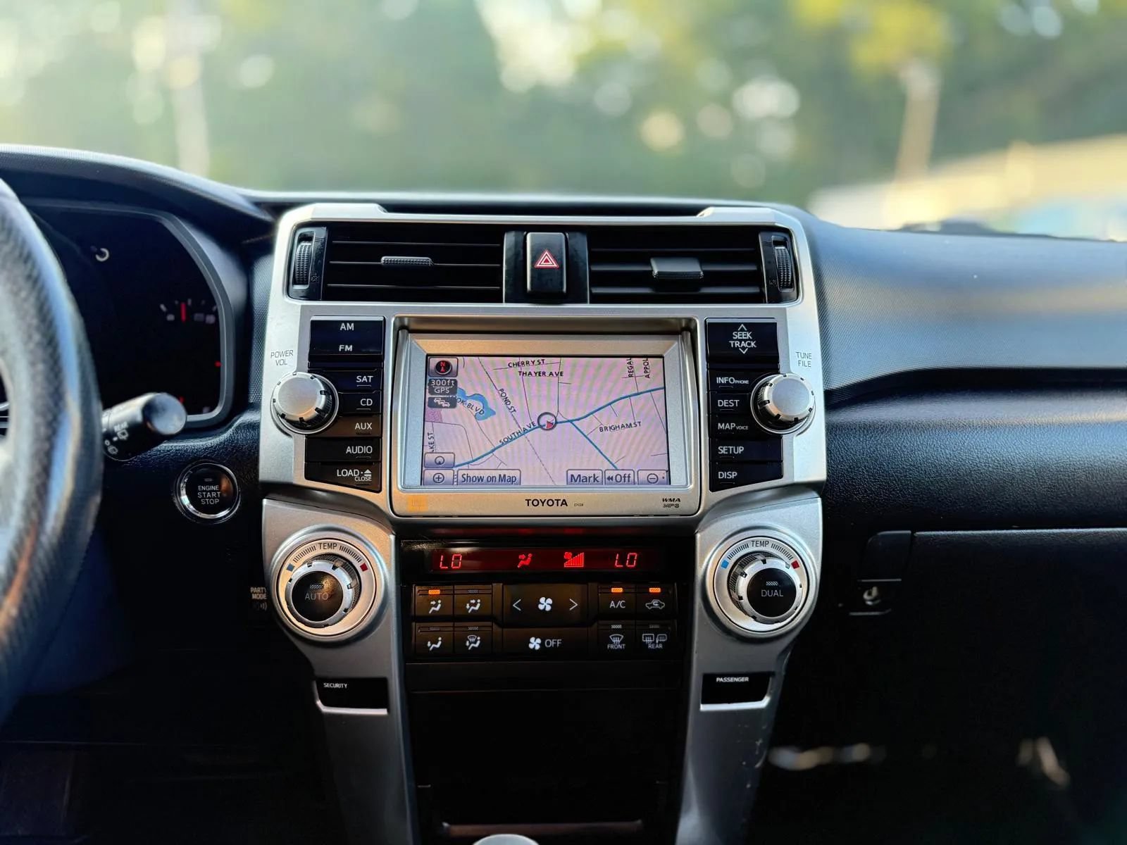 Used 2011 Toyota 4Runner Limited AWD/4WD image 21