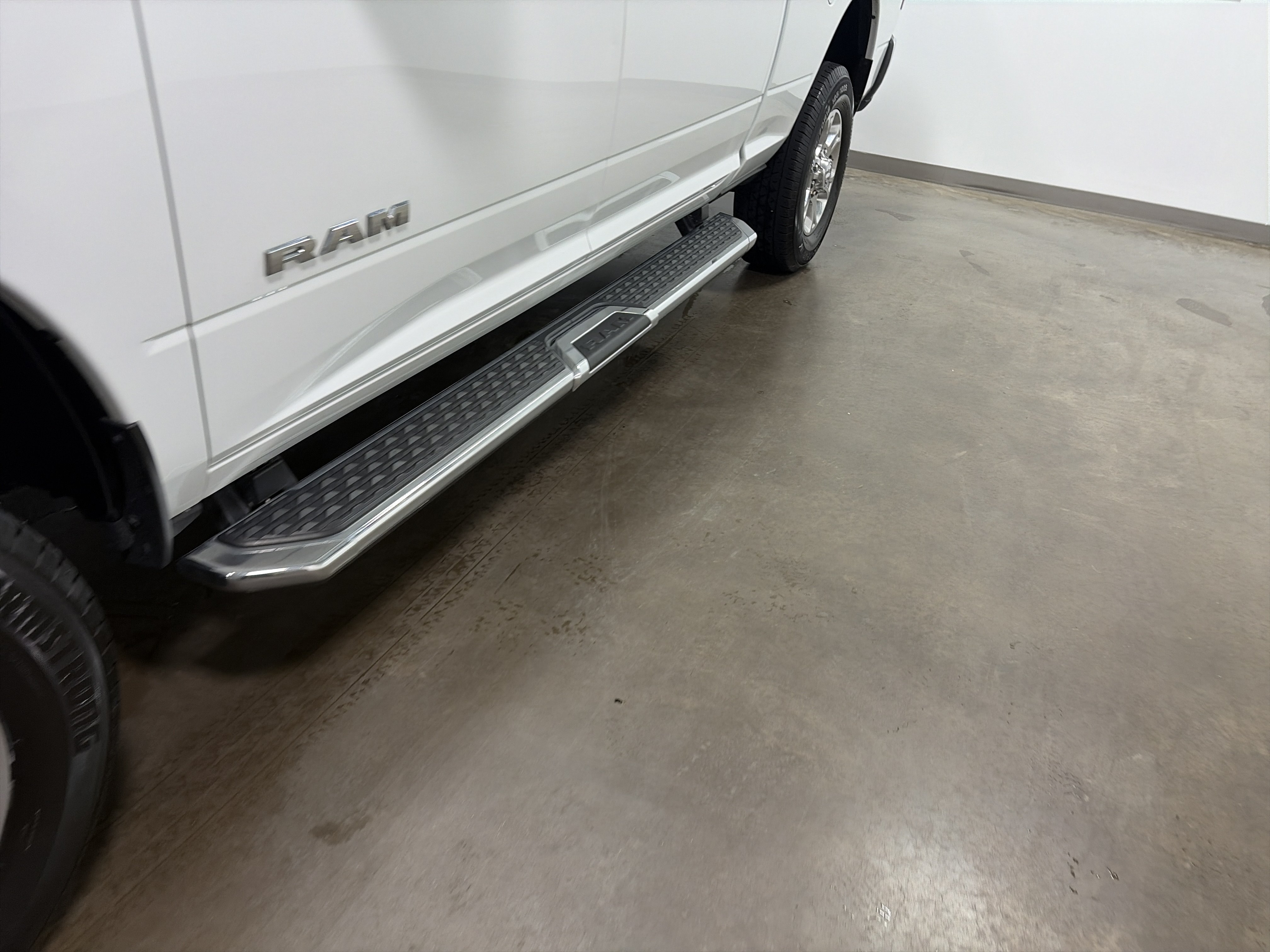 Used 2024 RAM 2500 Big Horn AWD/4WD image 10