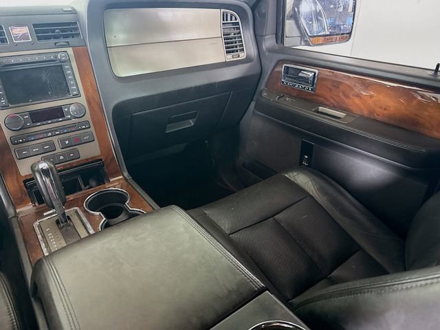 Used 2013 Lincoln Navigator 4WD w/ HD Trailer Tow Pkg image 27