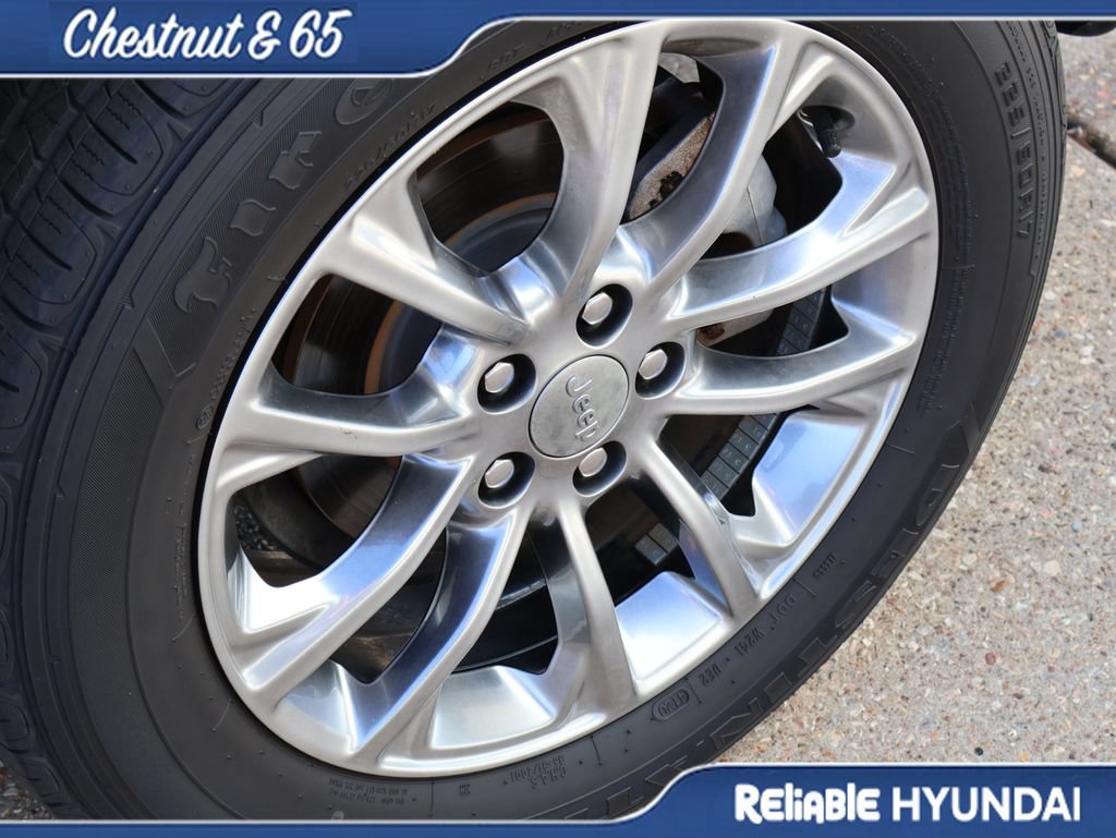 Used 2021 Jeep Cherokee Latitude Plus FWD image 41