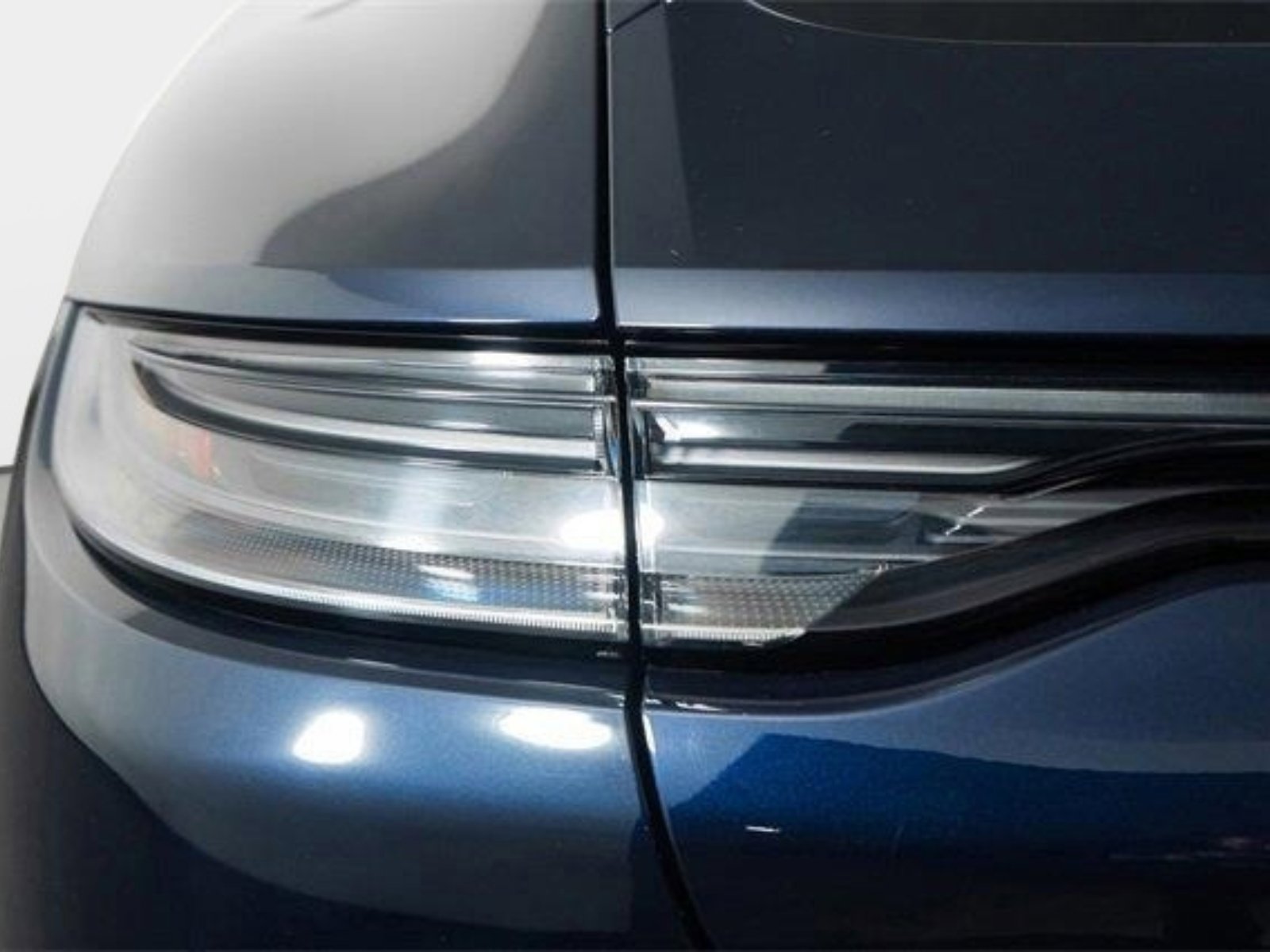 Used 2023 Porsche Panamera 4 Platinum Edition w/ Assistance Package image 10