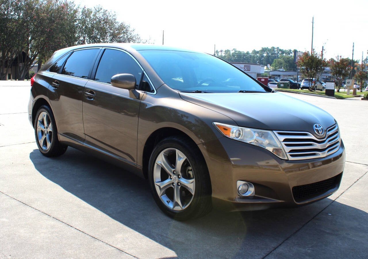 Used 2010 Toyota Venza w/ Security Pkg FWD image 2