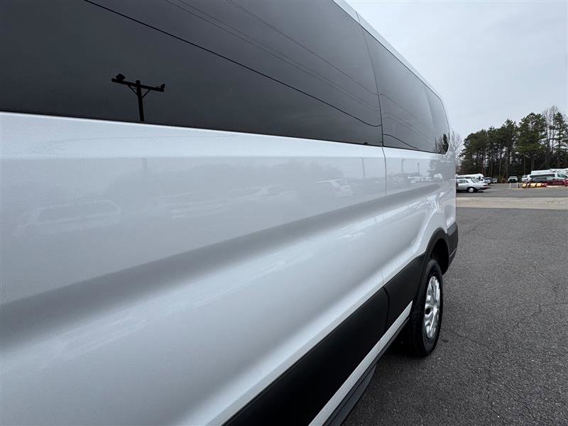 Used 2023 Ford Transit 350 XLT image 12
