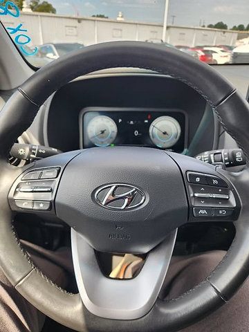 Certified 2023 Hyundai Kona SEL FWD image 2