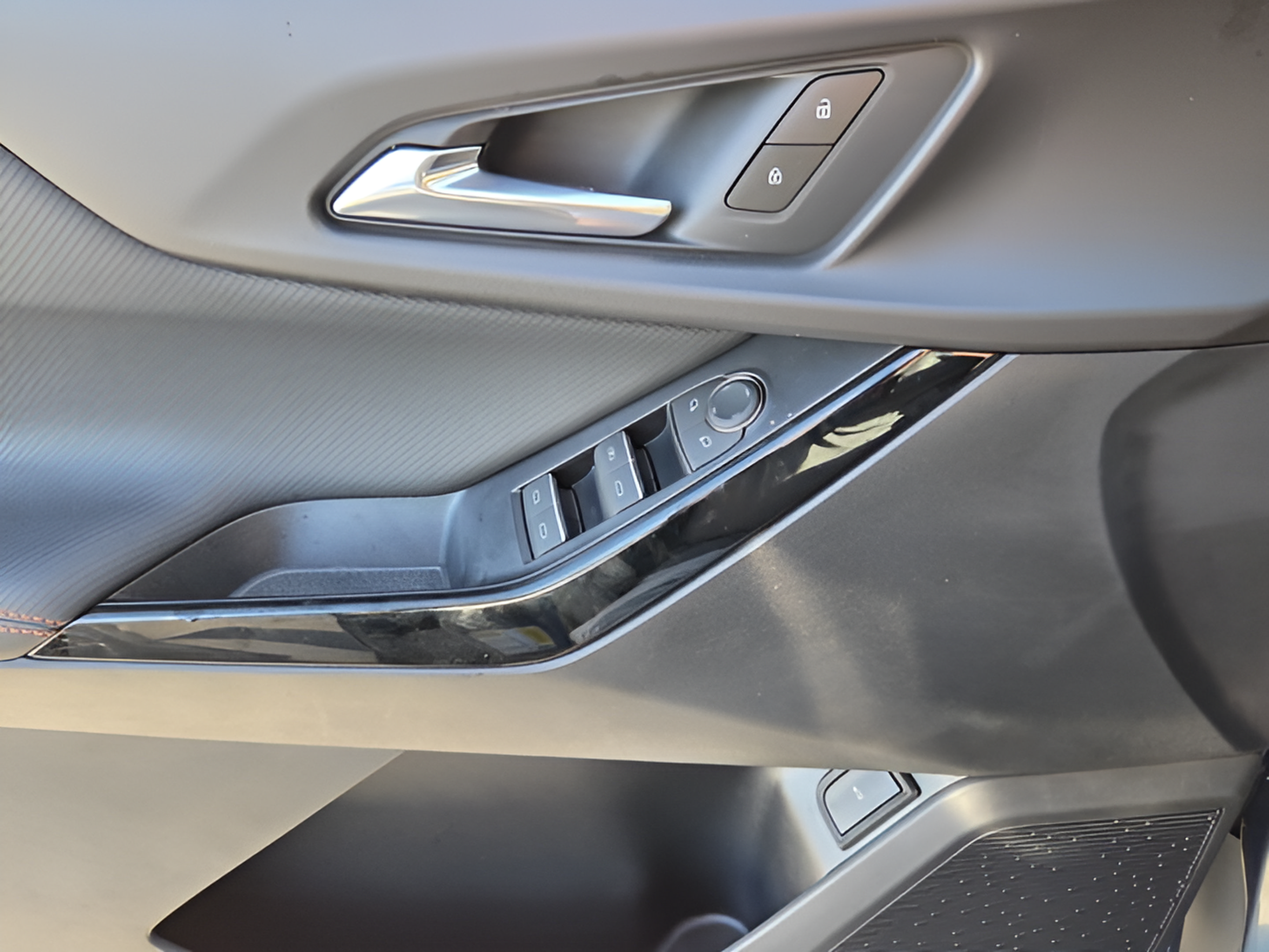 New 2027 Chevrolet Equinox RS FWD image 27