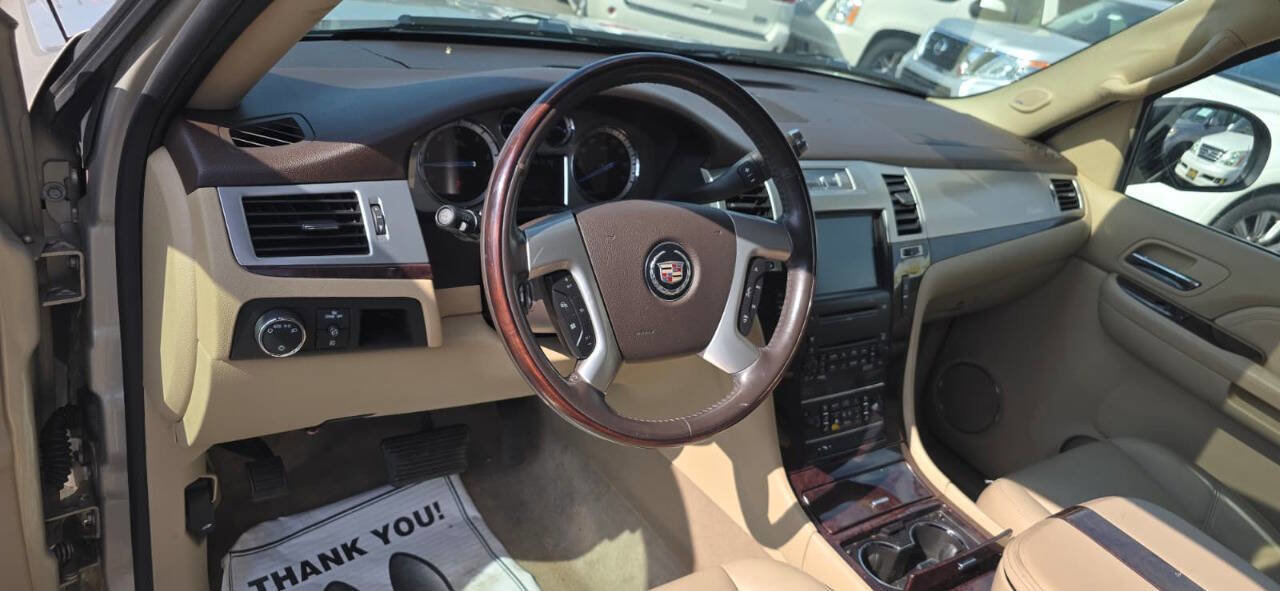 Used 2009 Cadillac Escalade ESV AWD image 10